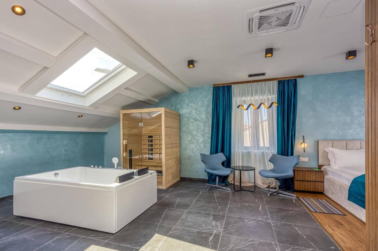 San Valentino Palace Aparthotel Umag Eksteriør bilde